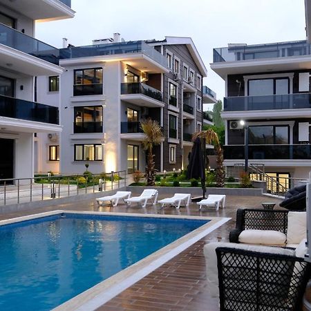 Flower City Suits Aparthotel Yalova  Exteriör bild