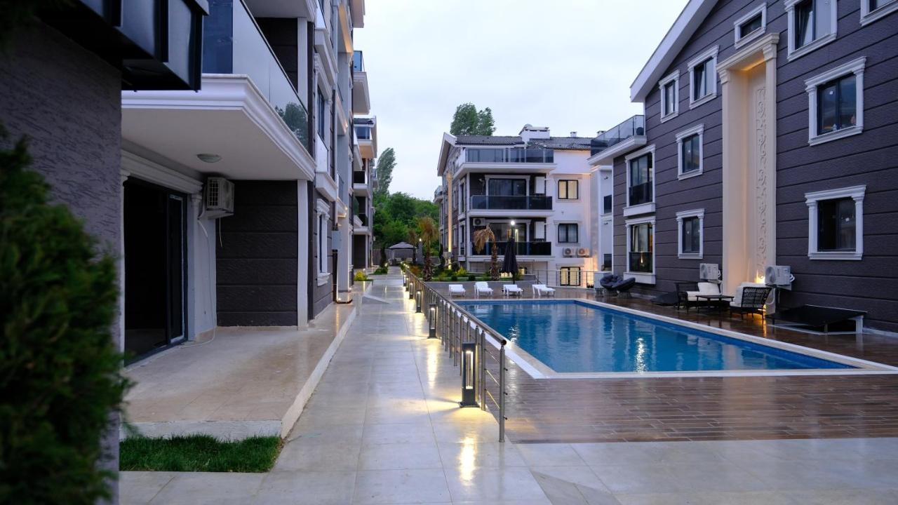 Flower City Suits Aparthotel Yalova  Exteriör bild