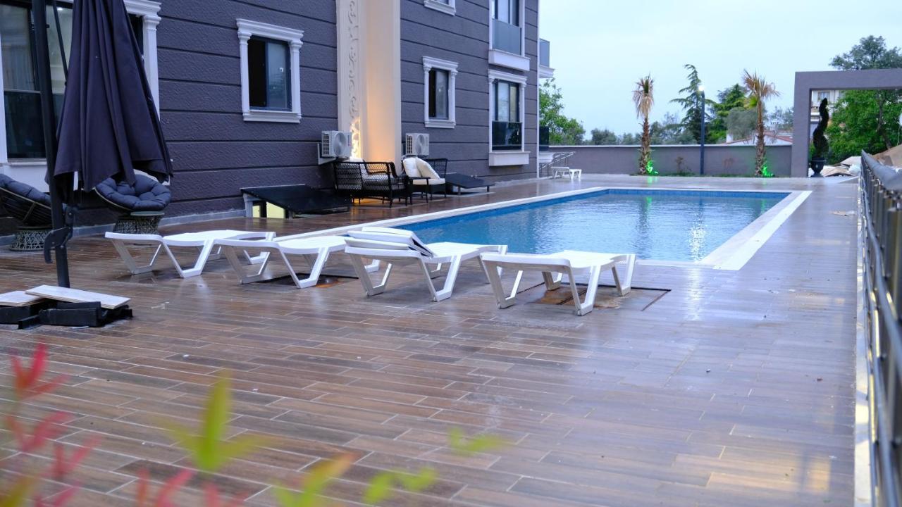 Flower City Suits Aparthotel Yalova  Exteriör bild