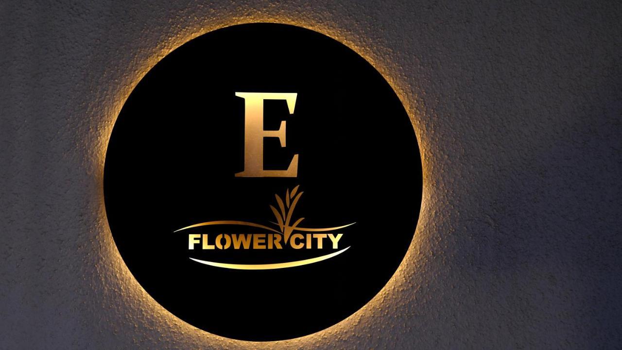 Flower City Suits Aparthotel Yalova  Exteriör bild