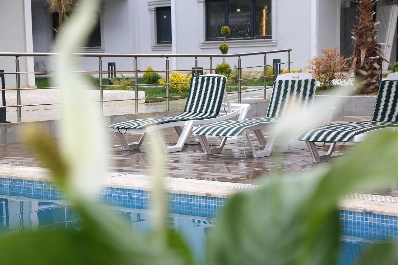 Flower City Suits Aparthotel Yalova  Exteriör bild